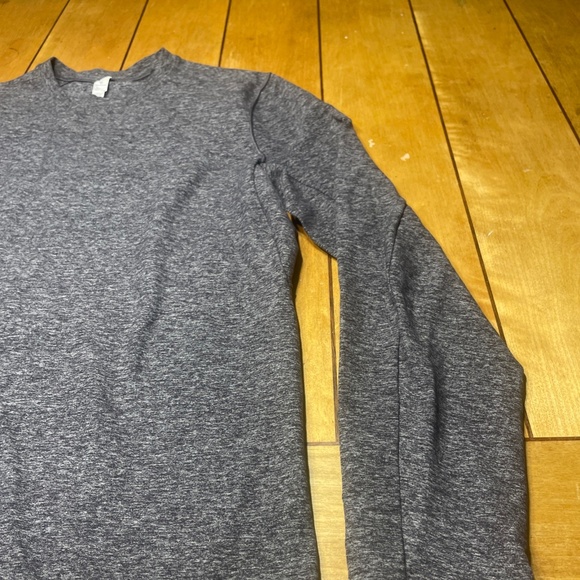 Lululemon Long Sleeve Crew Neck Performance Tee Size Medium Color Grey Soft - Picture 3 of 15